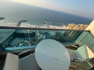 Ft 22 R1 Luxury Room attach bath Seaview Beach access Ajman غرفة فاخرة مع إطلالة على البحر وإمكانية الوصول إلى الشاطئ - 6