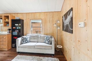 Cabin 10- Cozy Toronto Lake Cabin - Walk to the Water cabin - - 5