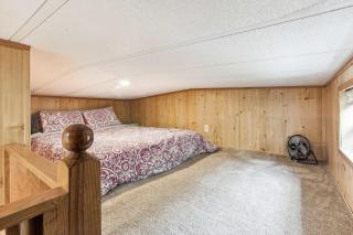 Cabin 10- Cozy Toronto Lake Cabin - Walk to the Water cabin - - 1