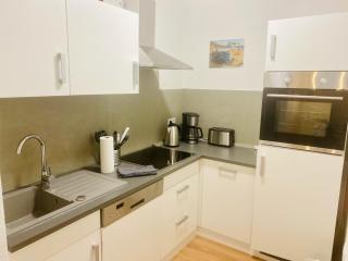 Geräumiges 2R City-Apartment Uninähe mit TV Streaming, Terrasse - 8