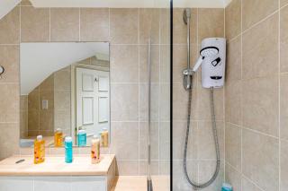 LUXstay2 Earls Court Apartment - Sleeps up to 8 - 5