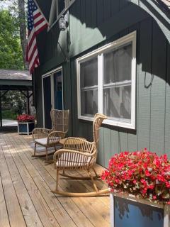 Cozy Cottage w Hot Tub, 5 min walk to Main St - Highlands - 9