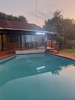 SMAPERS GUESTHOUSE - 9