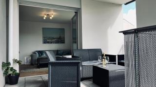 Lumière Parisienne Appart Moderne Lumineux et Spacieux de 66m2 Metro L13 Parking Terrasse et Ascenseur - Malakoff - 2