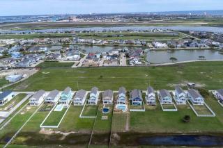BRAND NEW 2024 4/3.5 w/pool and water views - Galveston - 9