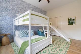 BRAND NEW 2024 4/3.5 w/pool and water views - Galveston - 3