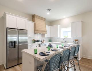 BRAND NEW 2024 4/3.5 w/pool and water views - Galveston - 2