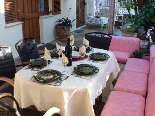 Athens Riviera garden recluse, close to sea n city - Atene - 9