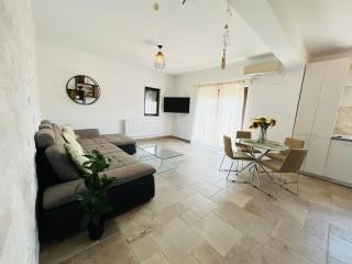 Divine Bamboo Makerel Apartment - 8