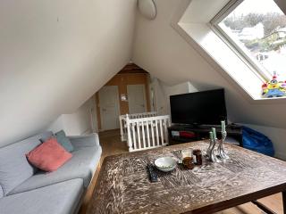 Sjarmerende bolig like ved togstasjonen - 1