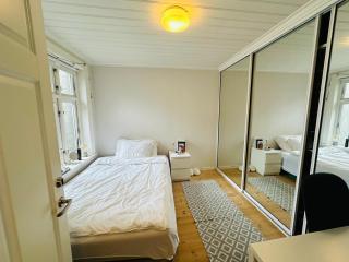 Sjarmerende bolig like ved togstasjonen - Bergen - 8