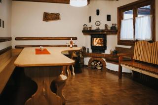 Rustic Wood Villa - 6