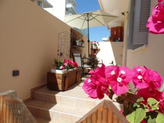 Ellis home with private entrance and nice veranda - 9