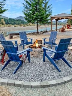 The River House- Riverfront Cabin-hot tub, gazebo! - Packwood - 5