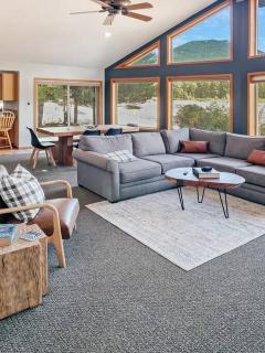 The River House- Riverfront Cabin-hot tub, gazebo! - Packwood - 1
