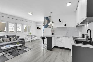 Mediterranean Living 3 - 5