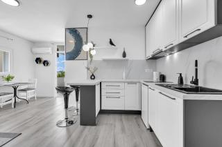 Mediterranean Living 3 - 3