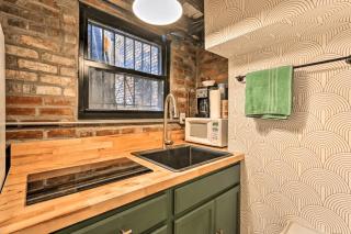 1850s historic Row House 7min train to NYC with private backyard - 6