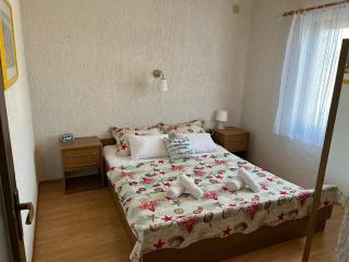 Apartments Dora and Tonka Krk - Porat - 1