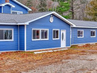 2 Queen Beds - Room 3 - Houghton Lake - 1