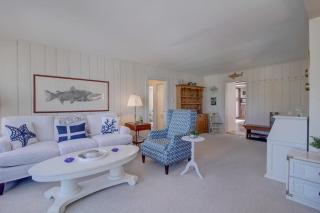 Walk to Downtown Chatham Steps to Beach - 4