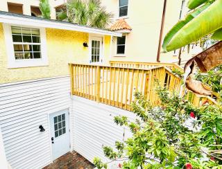 Beachside Historic Cottage - Steps to Sand! - Clearwater Beach - 4