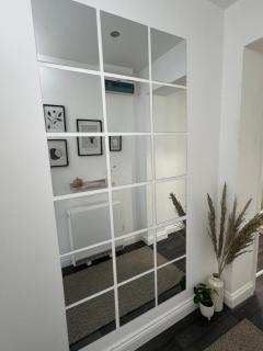 Spacious Central 3BR Flat for Groups Visiting Birmingham with Keyless Check-In, Free WiFi and Parking - Birmingham - 3