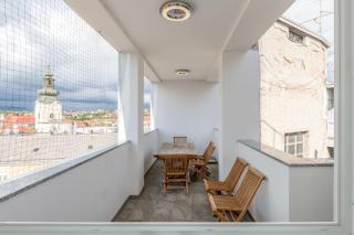 Grand Square Suite - Tale Of The City - 6