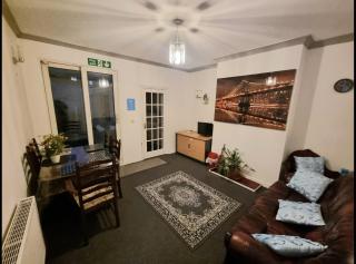 Plymouth Airbnb - Plymouth - 2
