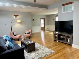 Spacious Medford Gem - Medford - 6