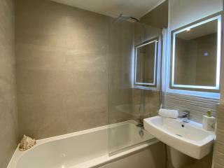 Luxury Home In Brickhill Group Stay FAST Wifi FREE Parking - Bedford - 8