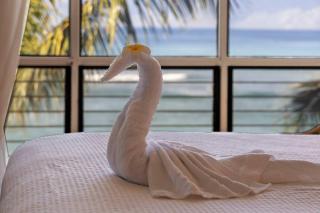 Hale Mahina A301- Direct Beachfront Updated Corner Unit Stunner! - 5