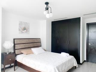 Penthouse en piso alto con vista al río, Guayaquil + PARQUEO - 3