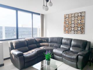 Penthouse en piso alto con vista al río, Guayaquil + PARQUEO - 4