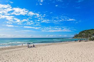 Burleigh Beach Apartment - Self Catering - Gold Coast - 4