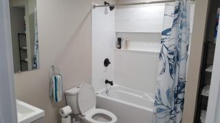 All-Inclusive Basement Unit - 9