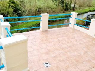 Gîte charmant au bord de l'eau avec terrasse, cheminée et équipements complets à Lesquielles-St-Germain - FR-1-532-18 - Guise - 3
