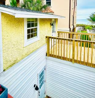 Beachside Historic Cottage - Steps to Sand! - Clearwater Beach - 0