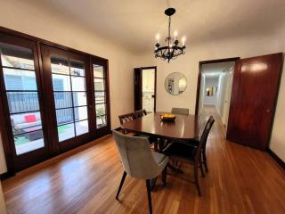 Glamorous Getaway: Exclusive 1BR LA Hotspots - 7