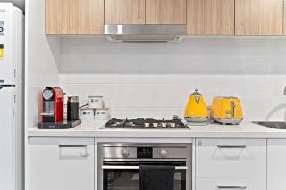 Pearl on Grote Pool&Gym Central Mkt Parking - 1