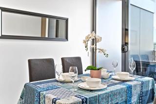 Pearl on Grote Pool&Gym Central Mkt Parking - 1