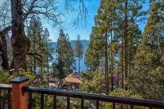 Lakeview Lodge w/ Boat slip, hot tub, lake views - Bass Lake - 2