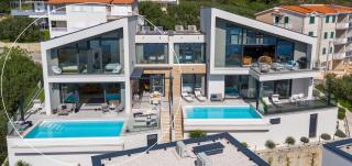 Three-bedroom Villa Sunshine with a heated pool, media room, and views of the sea - Jesenice - 4