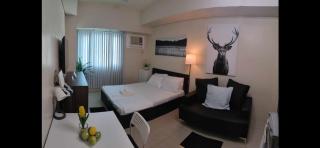 Condo in Makati studio type fast wifi Netflix - Manila - 0