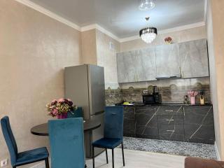 С видом на горы апартаменты с дизайнерским ремонтом - Almaty - 4
