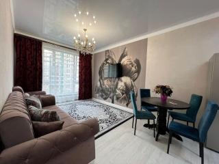 С видом на горы апартаменты с дизайнерским ремонтом - 0