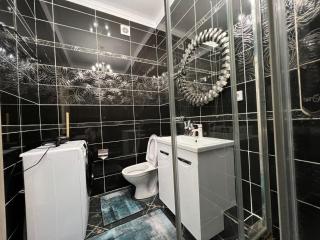 С видом на горы апартаменты с дизайнерским ремонтом - Almaty - 1
