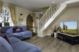 Crows Hall - 4