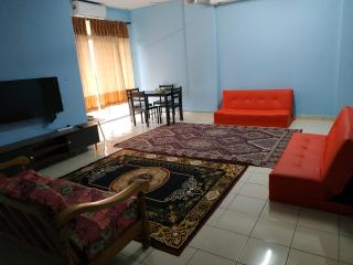 Budget Homestay Mantin Villa with 3 rooms and big swimming pool - Mantin - 0