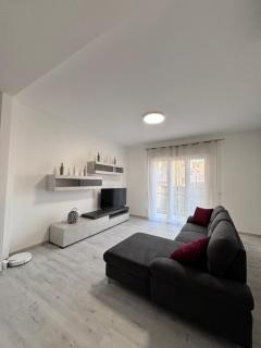Grey House - Arezzo - 0